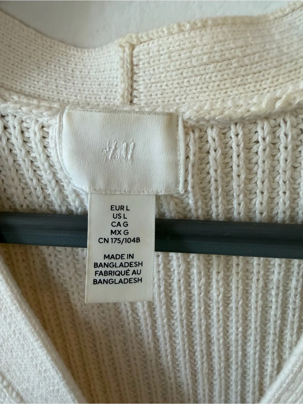 H&M Cream Ribbed V-Neck Button Cardigan - Picture 2 of 3